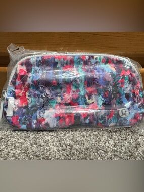 Lululemon Everywhere Belt Bag